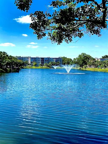 705 Lori Drive 204, Palm Springs, FL 33461