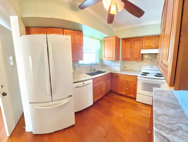 705 Lori Drive 204, Palm Springs, FL 33461