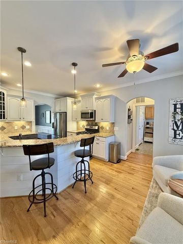 116 Kiawah Island Drive, Winston-salem, NC 27107