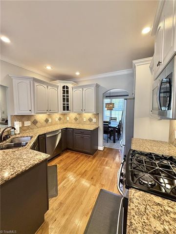 116 Kiawah Island Drive, Winston-salem, NC 27107