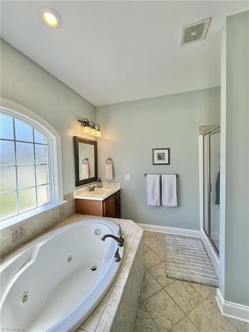116 Kiawah Island Drive, Winston-salem, NC 27107