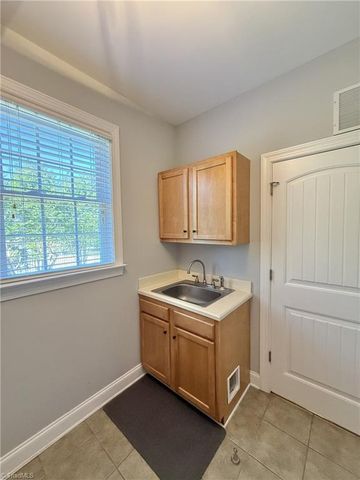 116 Kiawah Island Drive, Winston-salem, NC 27107
