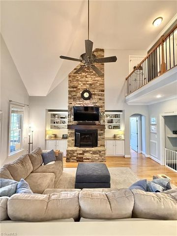 116 Kiawah Island Drive, Winston-salem, NC 27107