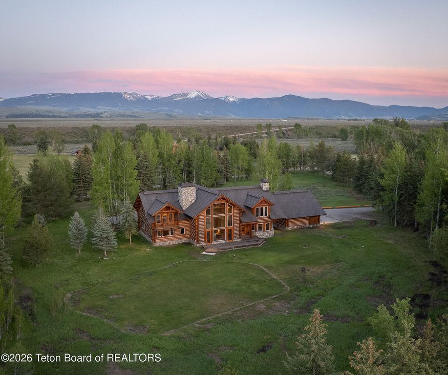 10285 N FERN Lane, Jackson, WY 83001