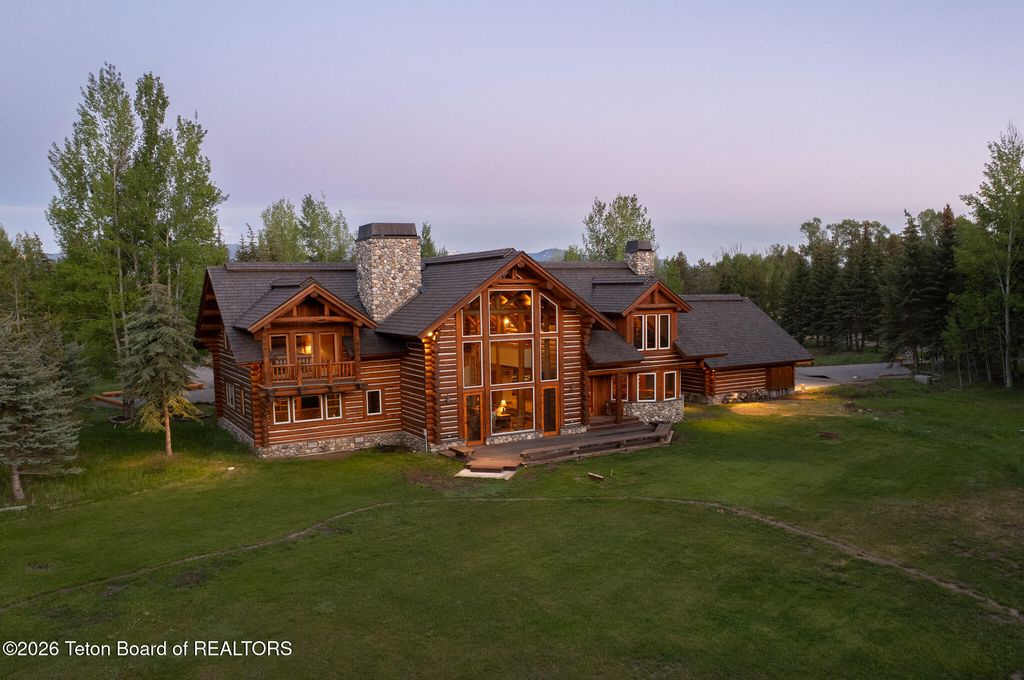 10285 N FERN Lane, Jackson, WY 83001 photo 2