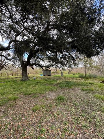 2941 Cr-352, Brazoria, TX 77422