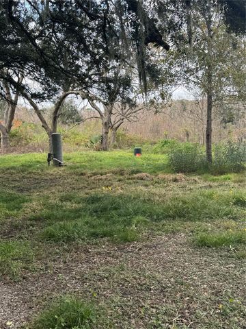 2941 Cr-352, Brazoria, TX 77422