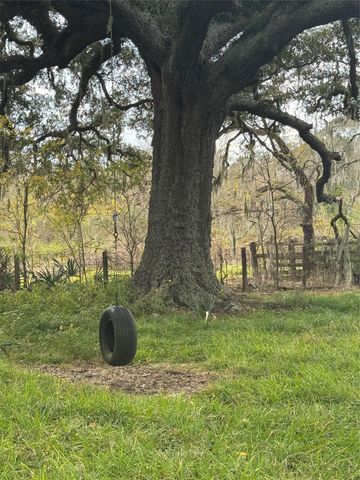 2941 Cr-352, Brazoria, TX 77422