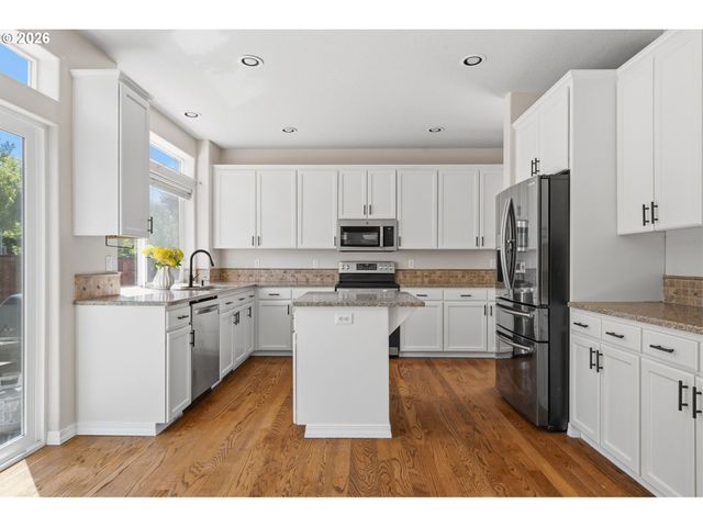 2264 Ne 14TH Pl, Hillsboro, OR 97124