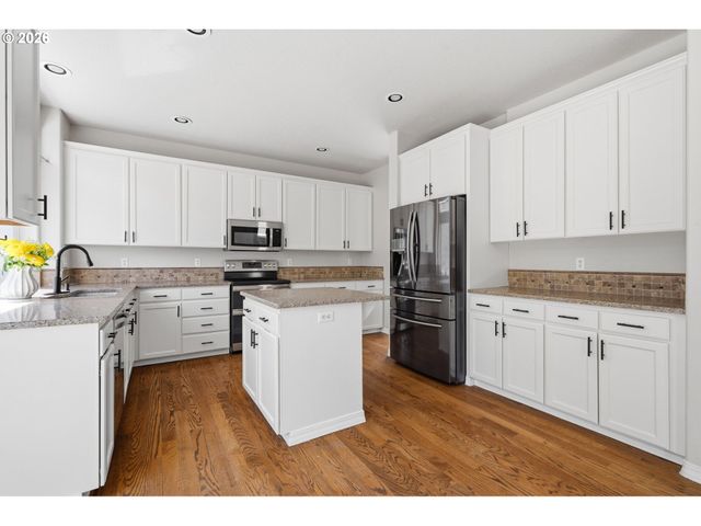 2264 Ne 14TH Pl, Hillsboro, OR 97124