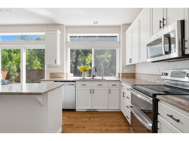2264 Ne 14TH Pl, Hillsboro, OR 97124