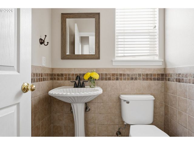 2264 Ne 14TH Pl, Hillsboro, OR 97124