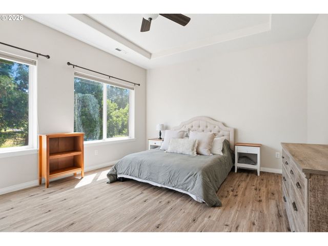 2264 Ne 14TH Pl, Hillsboro, OR 97124
