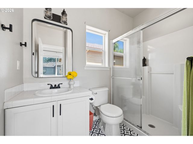 2264 Ne 14TH Pl, Hillsboro, OR 97124