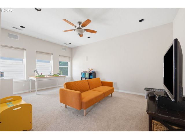 2264 Ne 14TH Pl, Hillsboro, OR 97124