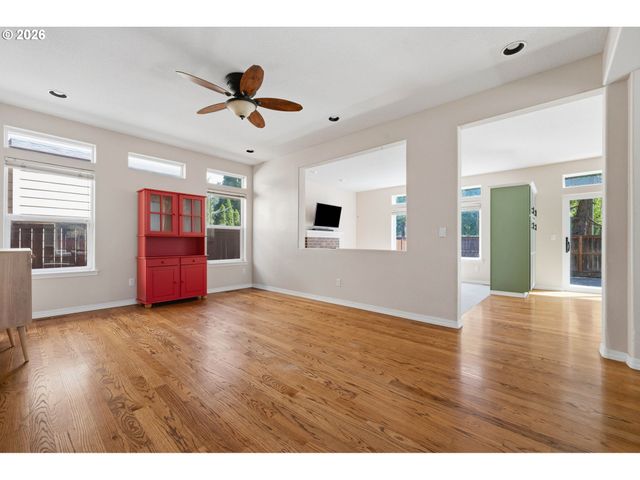 2264 Ne 14TH Pl, Hillsboro, OR 97124
