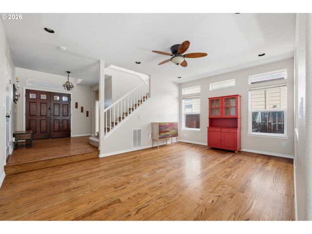 2264 Ne 14TH Pl, Hillsboro, OR 97124