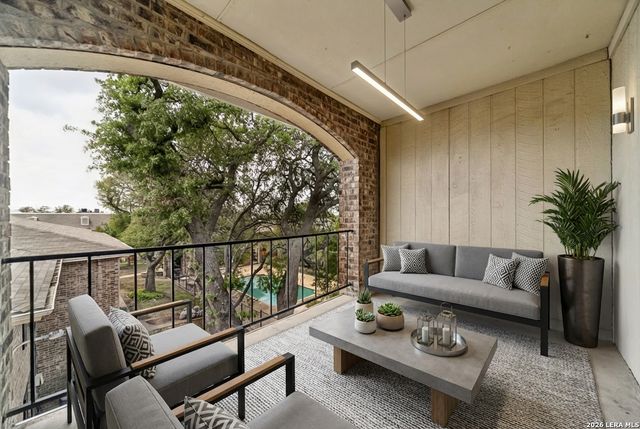 1819 Babcock Rd Apt 410D, San Antonio, TX 78229