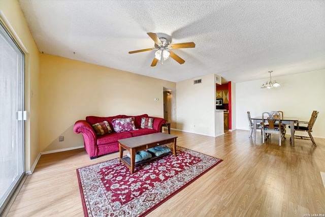 1819 Babcock Rd Apt 410D, San Antonio, TX 78229