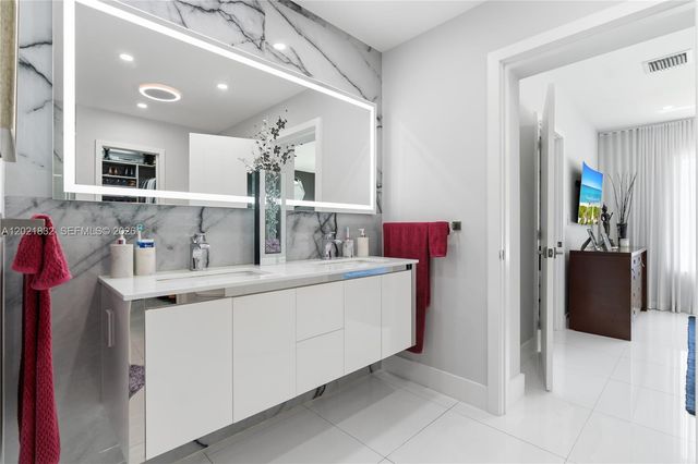 14441 S Biscayne River Rd, Miami, FL 33161