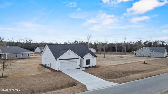 405 Alice Lane, Burgaw, NC 28425