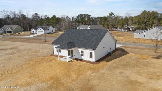 405 Alice Lane, Burgaw, NC 28425