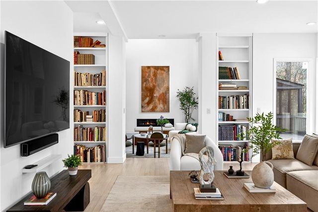 230 N Chambord NW Drive, Atlanta, GA 30327