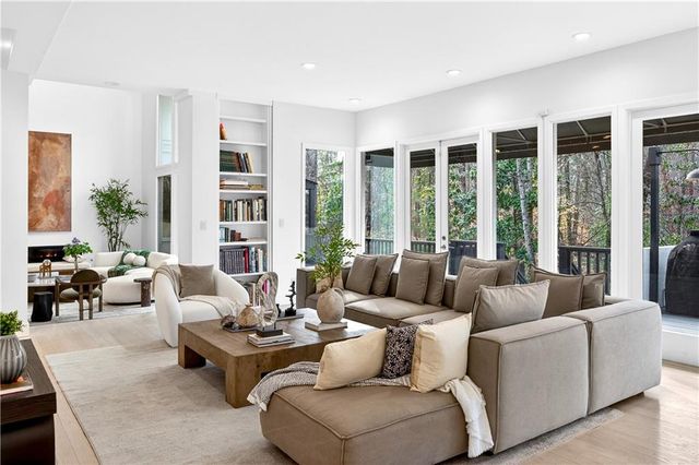 230 N Chambord NW Drive, Atlanta, GA 30327