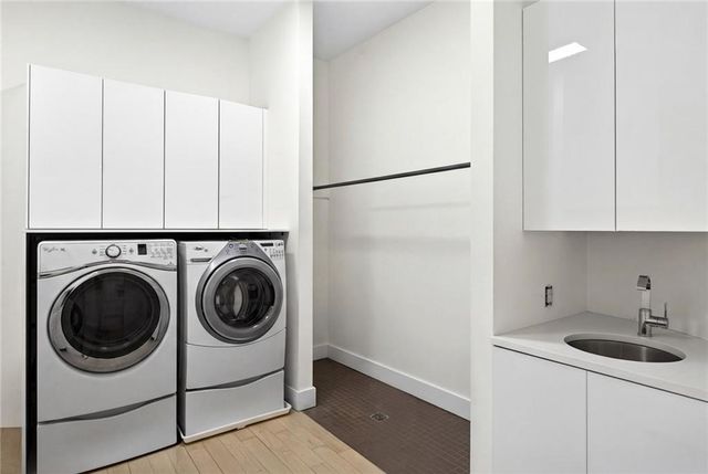 230 N Chambord NW Drive, Atlanta, GA 30327