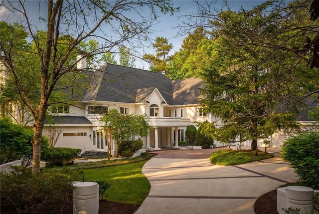 230 N Chambord NW Drive, Atlanta, GA 30327