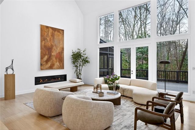 230 N Chambord NW Drive, Atlanta, GA 30327