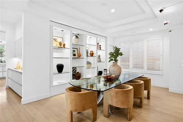 230 N Chambord NW Drive, Atlanta, GA 30327