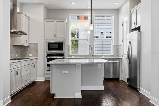 858 N THORNTON AVENUE, Orlando, FL 32803