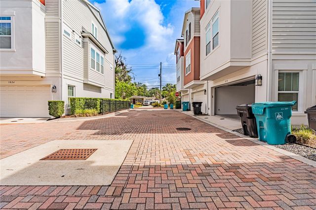 858 N THORNTON AVENUE, Orlando, FL 32803