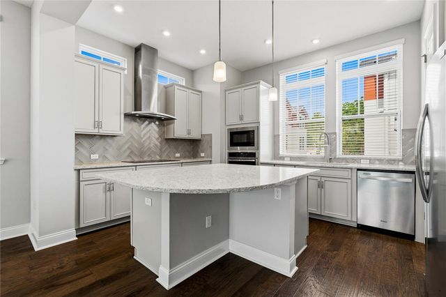 858 N THORNTON AVENUE, Orlando, FL 32803