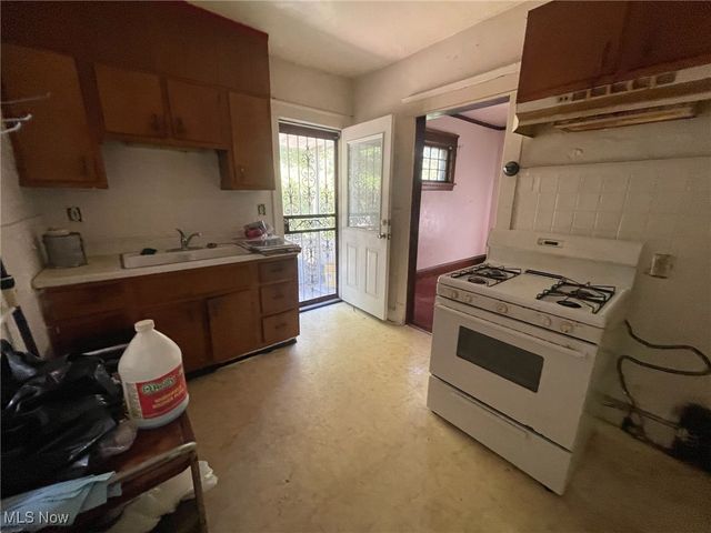 677 Eddy Road, Cleveland, OH 44108