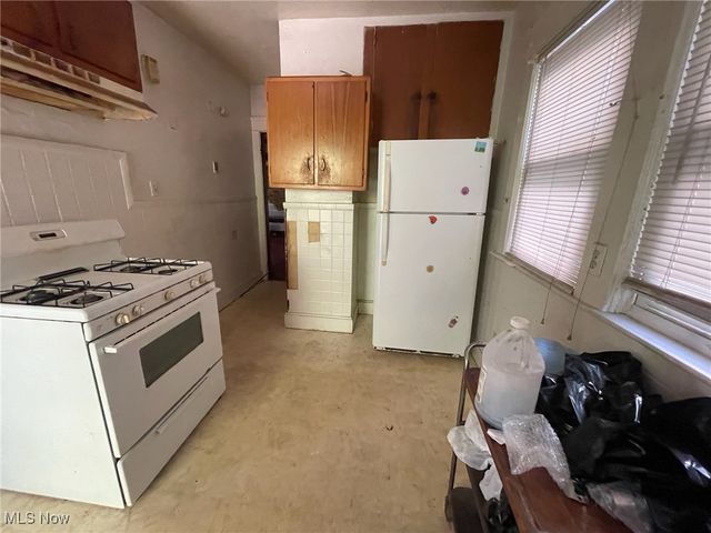 677 Eddy Road, Cleveland, OH 44108