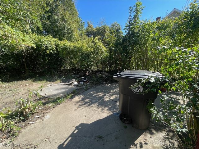 677 Eddy Road, Cleveland, OH 44108