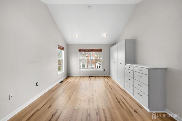 12 Hopkins Court, Plainsboro, NJ 08536