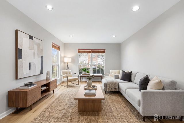 12 Hopkins Court, Plainsboro, NJ 08536