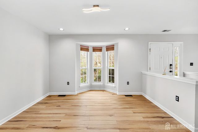 12 Hopkins Court, Plainsboro, NJ 08536