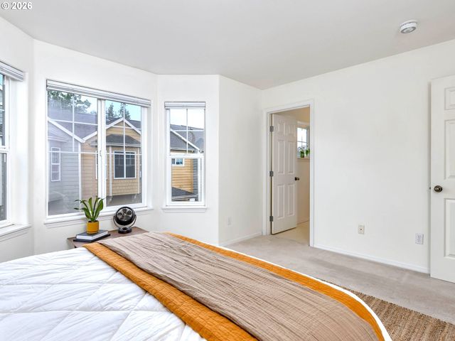 2650 Ne 6TH Pl, Portland, OR 97212