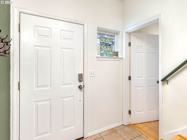 2650 Ne 6TH Pl, Portland, OR 97212