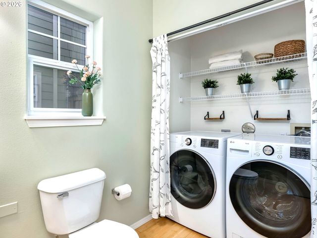 2650 Ne 6TH Pl, Portland, OR 97212