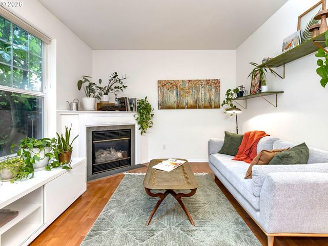 2650 Ne 6TH Pl, Portland, OR 97212