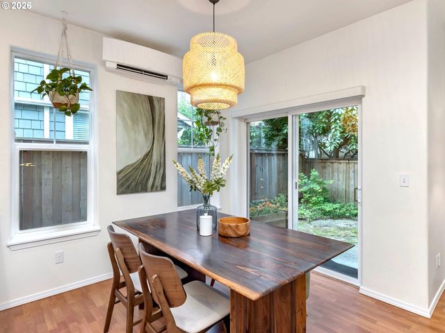2650 Ne 6TH Pl, Portland, OR 97212