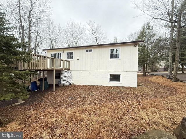 8066 RED SQUIRREL DR, Tobyhanna, PA 18466