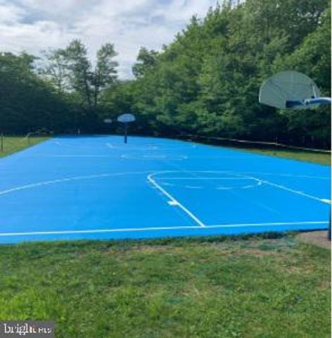 8066 RED SQUIRREL DR, Tobyhanna, PA 18466