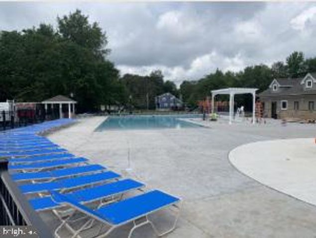 8066 RED SQUIRREL DR, Tobyhanna, PA 18466