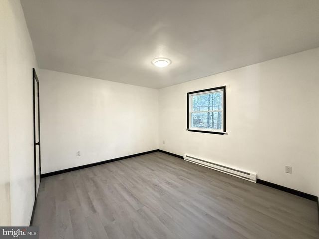 8066 RED SQUIRREL DR, Tobyhanna, PA 18466